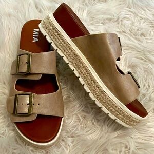 New MIA slide sandals